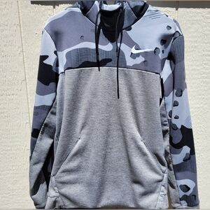 Women's dry fit Nike hoodie size medium